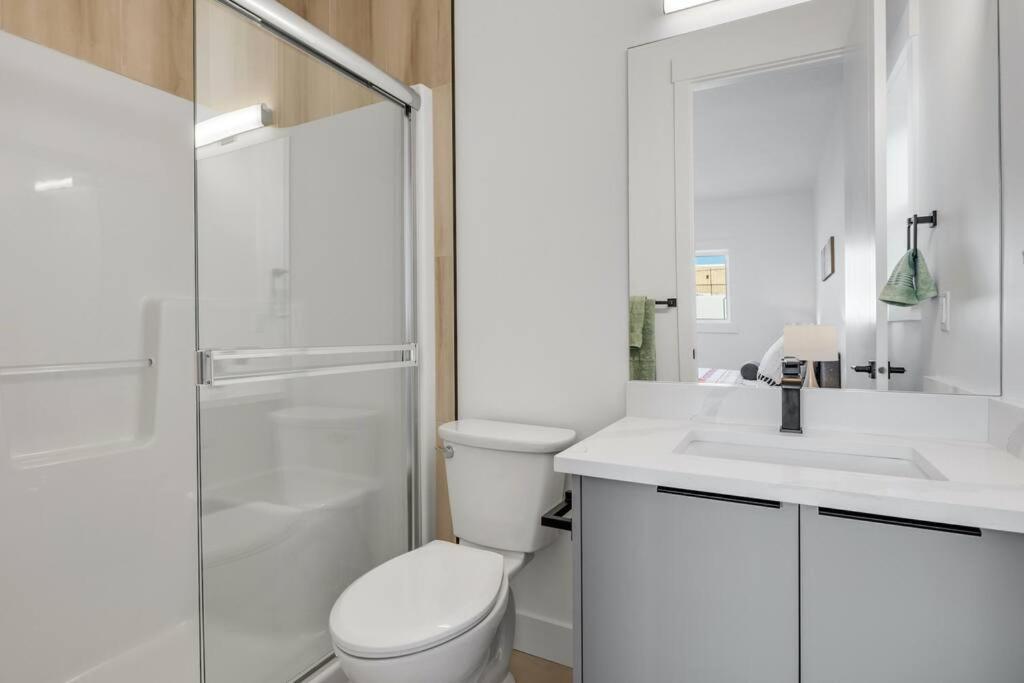 Townhome W Free Parking, Corner Unit, Ac Holiday home *